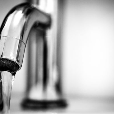 water-tap-black-and-white-macro-615326