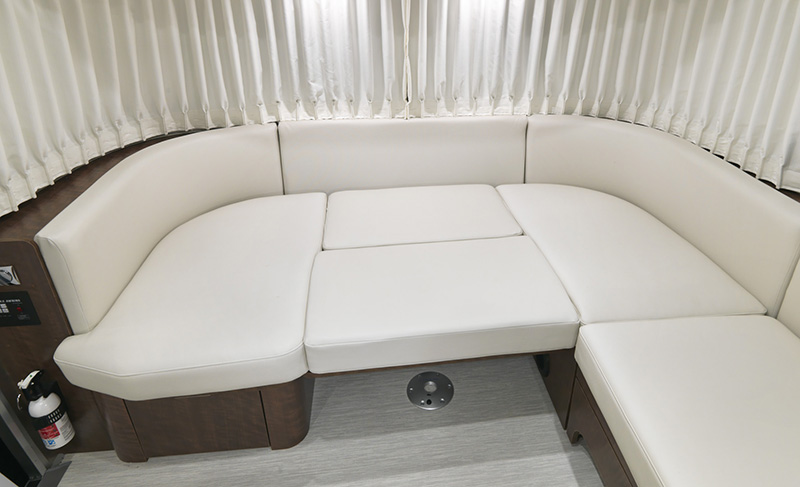 2021 Globetrotter Interior 25FB and 27FB U-Dinette Full Bed