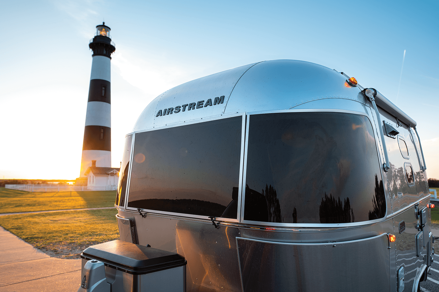 2020 Caravel Lifestyle Lighthouse Panoramic Window WEB.png (1)