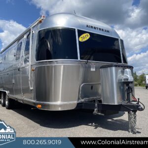 2019 Airstream Flying Cloud 26RBT Twin