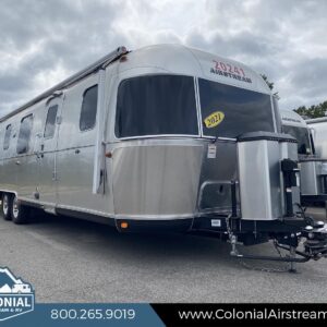 2021 Airstream Classic 33FBQ Queen